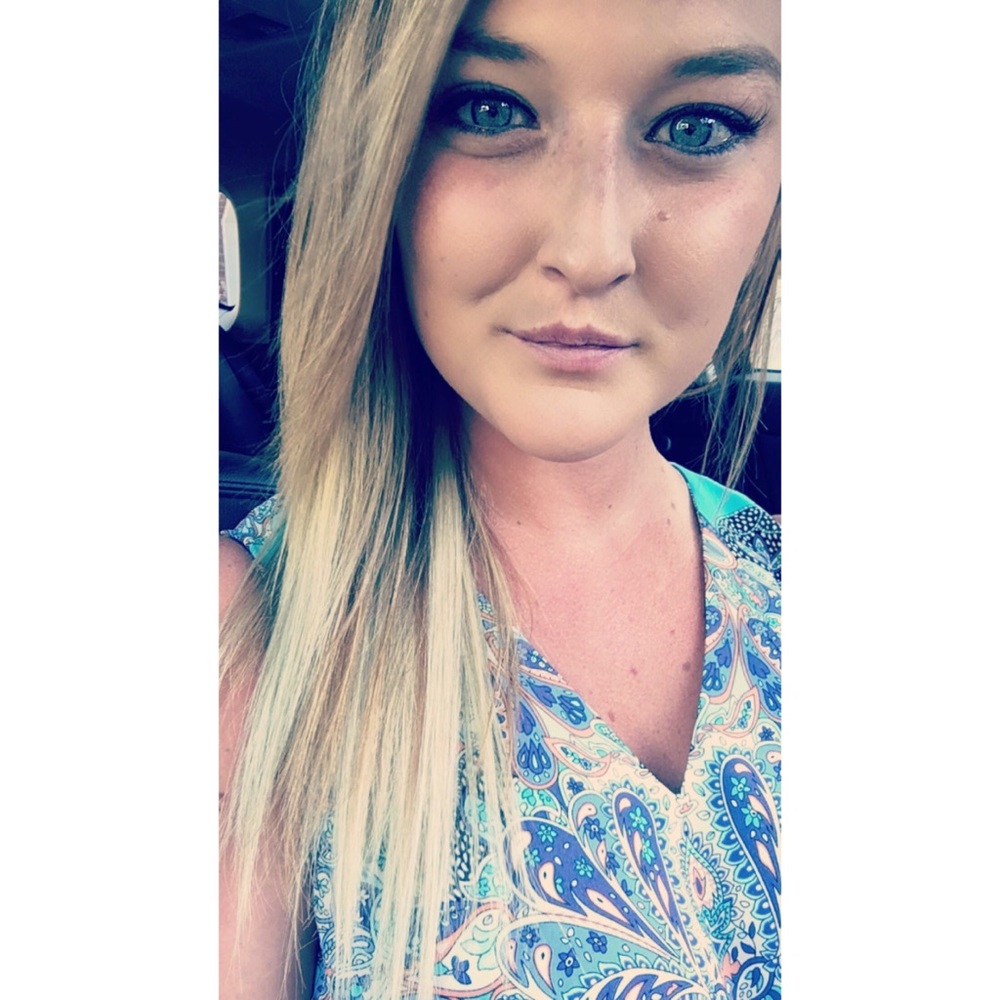 Meet your Posher, Alexis